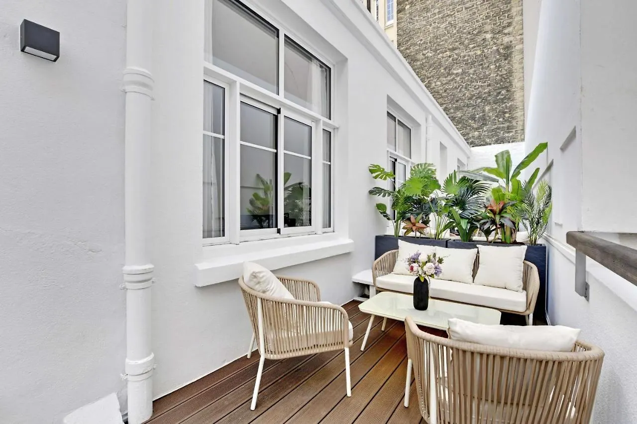 Modern Apartment - 2Br-6P - Eiffel Tower Paris France