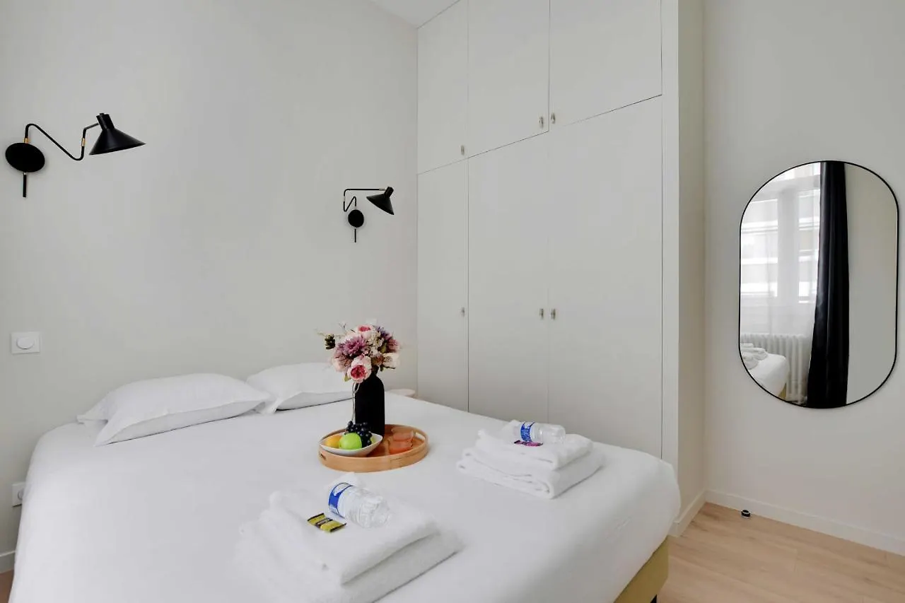 Modern Apartment - 2Br-6P - Eiffel Tower Paris